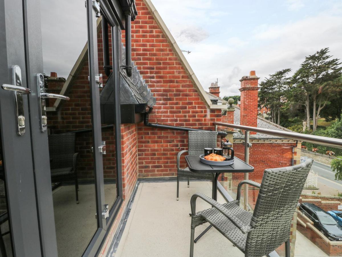 The Office Gardens, Apartment 3 Whitby Bagian luar foto